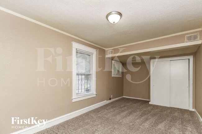 Building Photo - 4204 Agnes Ave