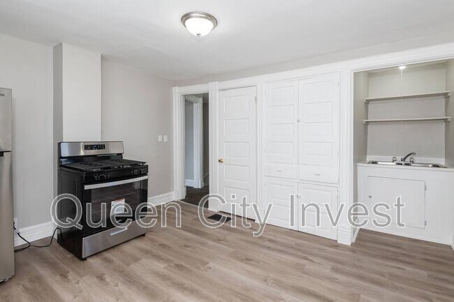 Building Photo - 115 E Foraker St