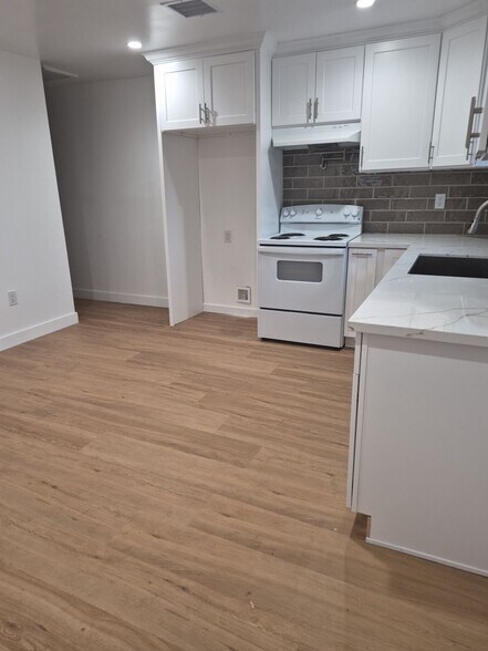 Building Photo - 13538 Remington St