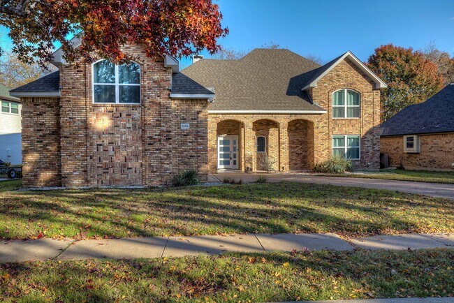 Building Photo - 8606 Columbia Dr