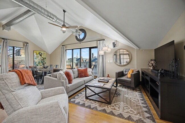 Building Photo - 261 S Limestone