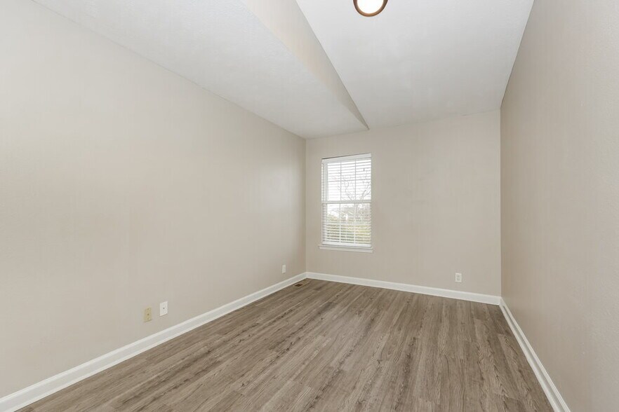 Building Photo - 975 Evie Ann Ln