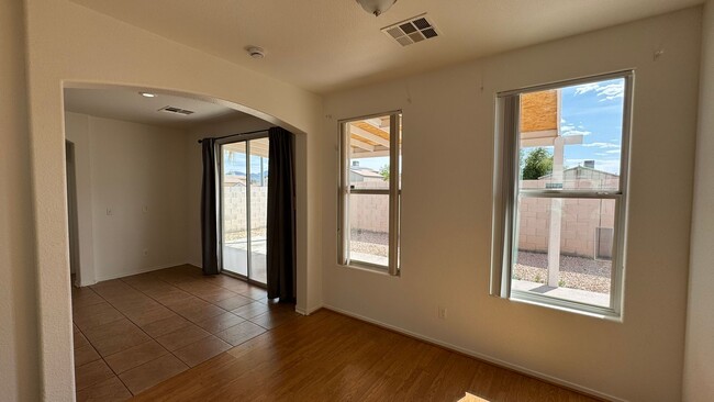 Building Photo - Gated 3 bedroom short term rental