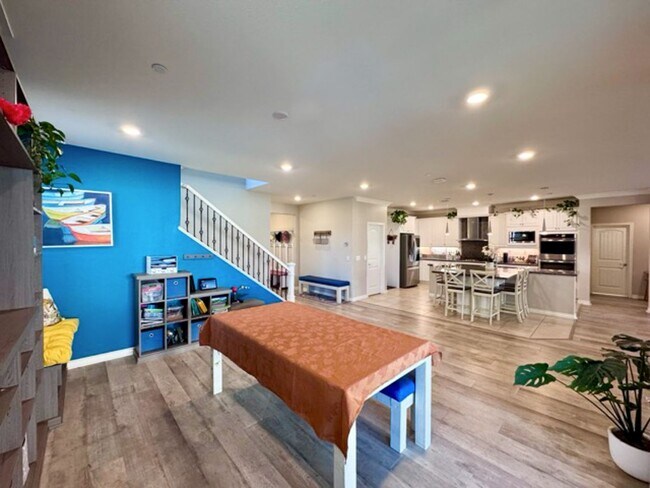 Building Photo - Stunning 5 Bedroom + Office Home with Priv...
