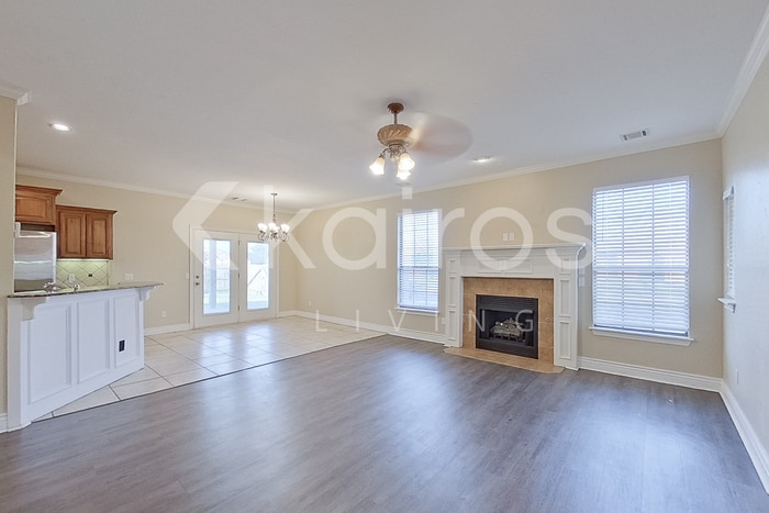Building Photo - 812 SW 37th St
