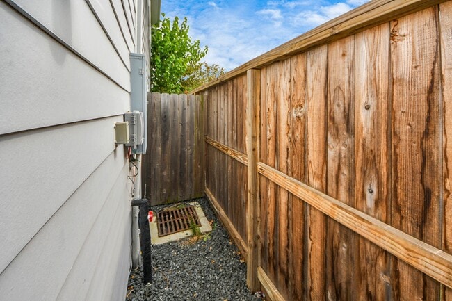Building Photo - 3642 Griggs Rd