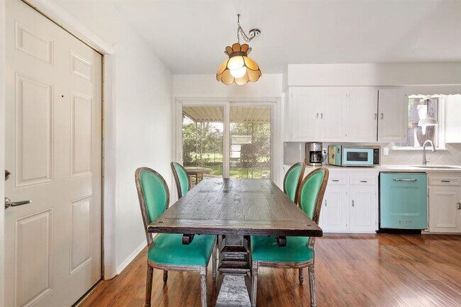 Building Photo - 2202 Towbridge Cir
