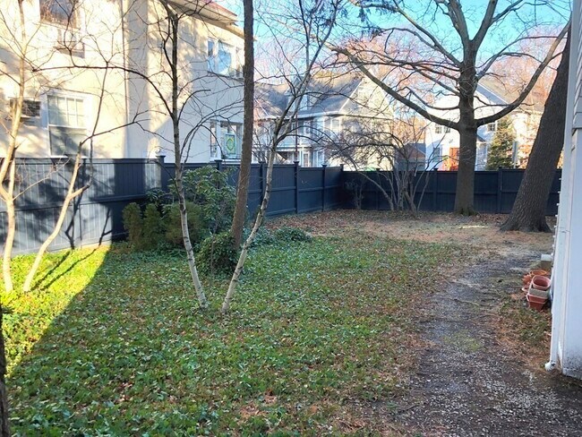 Building Photo - 6 Wyman Rd