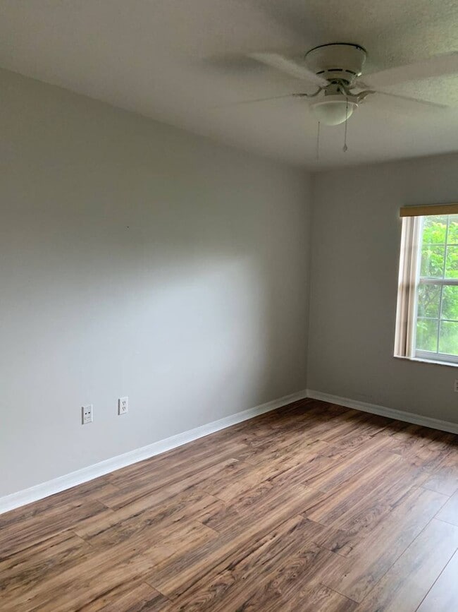 Building Photo - 38A Lindsay Dr