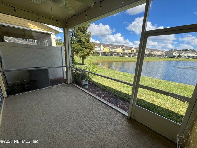 Building Photo - 6798 Roundleaf Dr