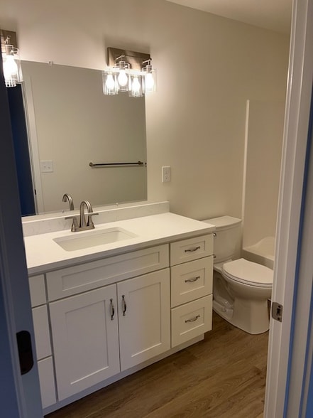 Building Photo - 213 W 2nd St