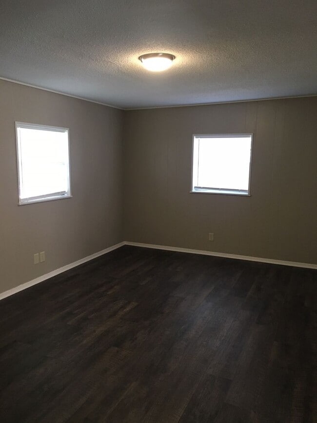 Building Photo - 1 Bedroom 1 Bath