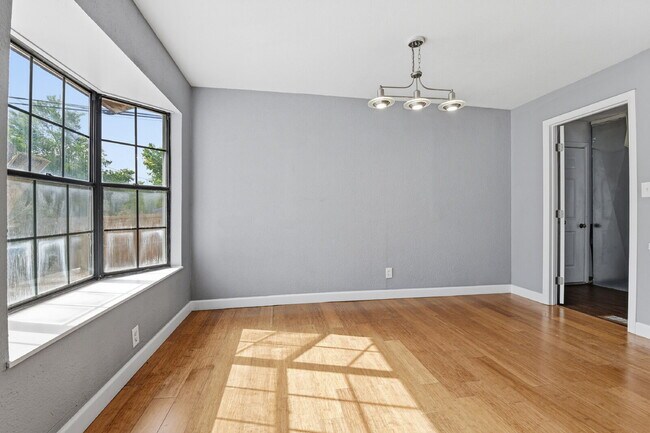 Building Photo - $3,045.95, 3 bed, 2 bath house in Denver with Fenced in Yard and In Unit Laundry!