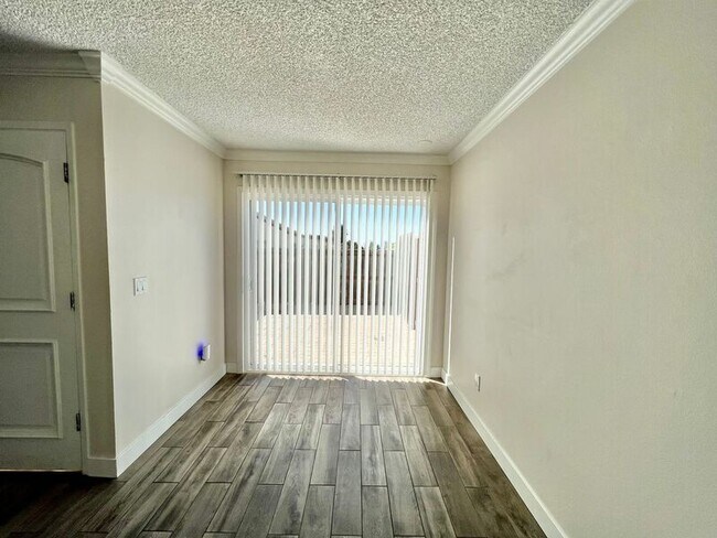 Building Photo - 4455 Vision Dr