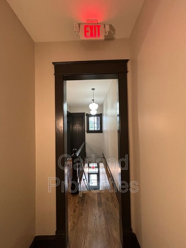 Building Photo - 73 W Main St