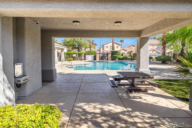 Building Photo - Silverado Ranch: Bright, Open Concept 3/2/2 Home with Downstairs Bedroom & Full Bath, Community Pool