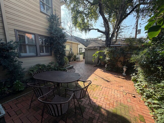 Building Photo - East Sacramento Home | 3 bedroom / 2 bathroom |1 bedroom 1 bath ADU | Available Now!