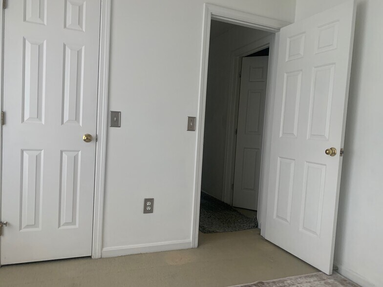 Building Photo - 61 Trotters Way