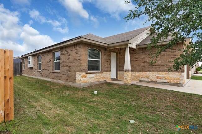 Building Photo - 8064 Bassano Dr