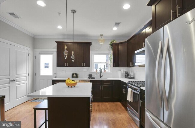 Building Photo - 1715 N Howard St