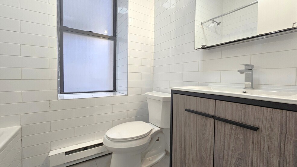 Building Photo - 611 W 137th St