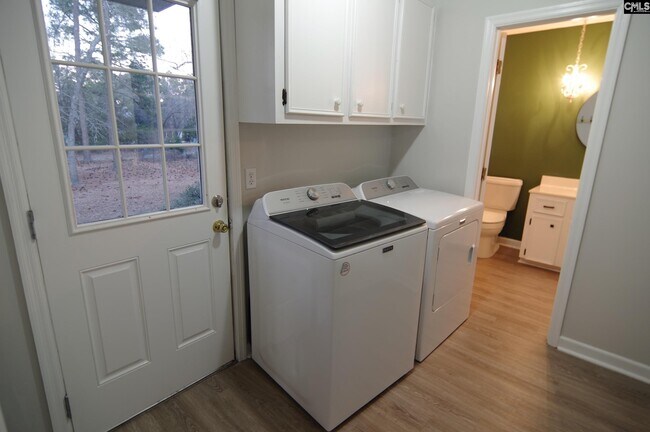 Building Photo - 123 Valley Springs Rd