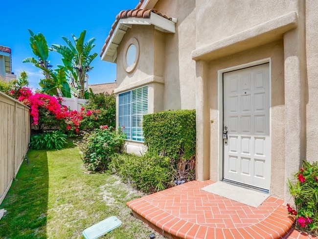 Building Photo - Your Dream Home Awaits on a Peaceful Cul-d...