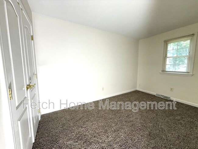 Building Photo - 55 Beech Ln