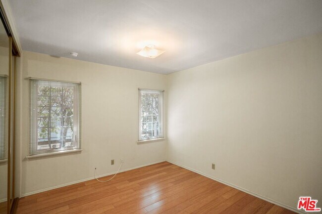 Building Photo - 2534 Wellesley Ave