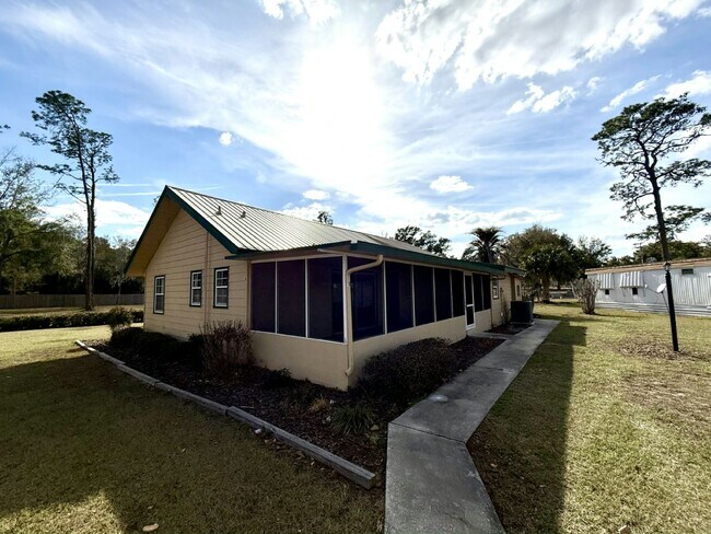 Building Photo - 6407 SE 108th St