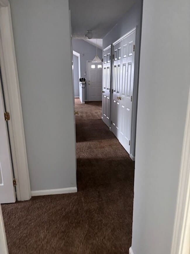 Building Photo - RH - 2512