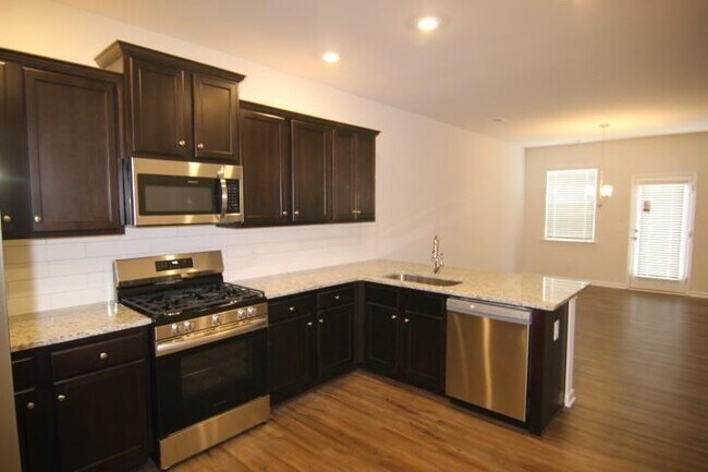 Building Photo - 51 Briarwood Dr W
