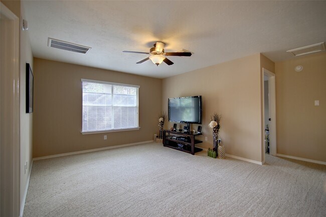 Building Photo - 142 W Russet Grove Cir