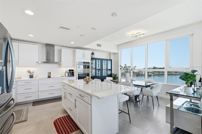 Building Photo - 920 N Osceola Ave