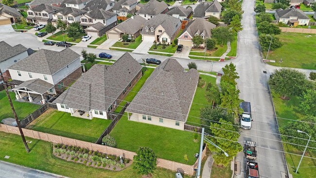 Building Photo - 15103 Dry Ridge Ct