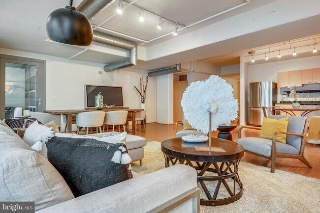 Building Photo - 1125 11th St NW