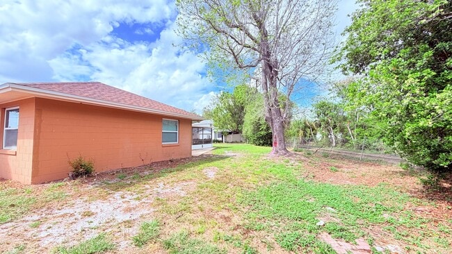 Building Photo - Beautiful 4 Bedroom 2 Bath Home!