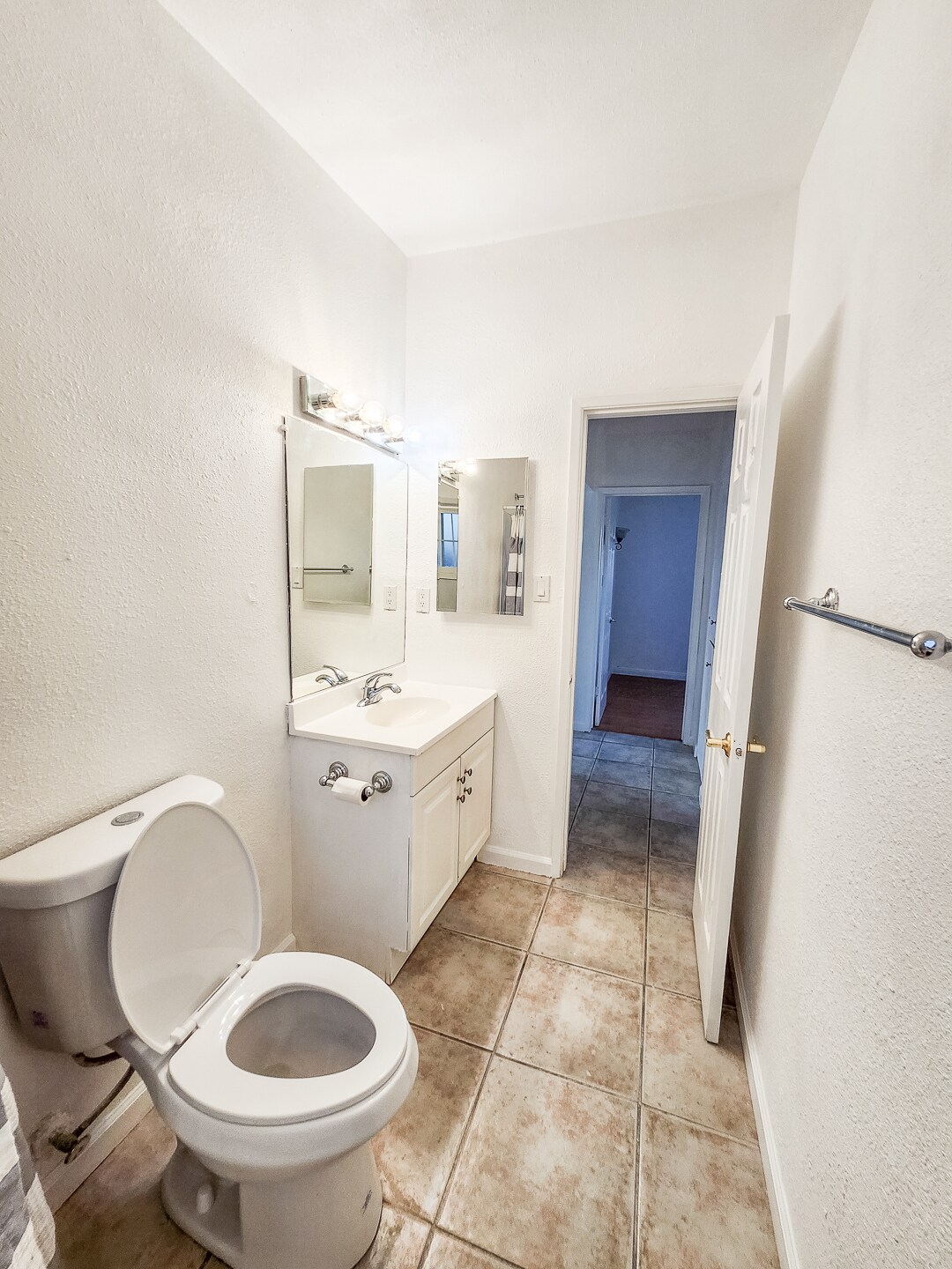 Building Photo - 5527 Baileya Ave