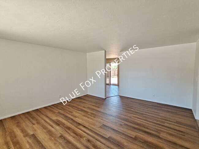 Building Photo - 3857 E Edison Pl