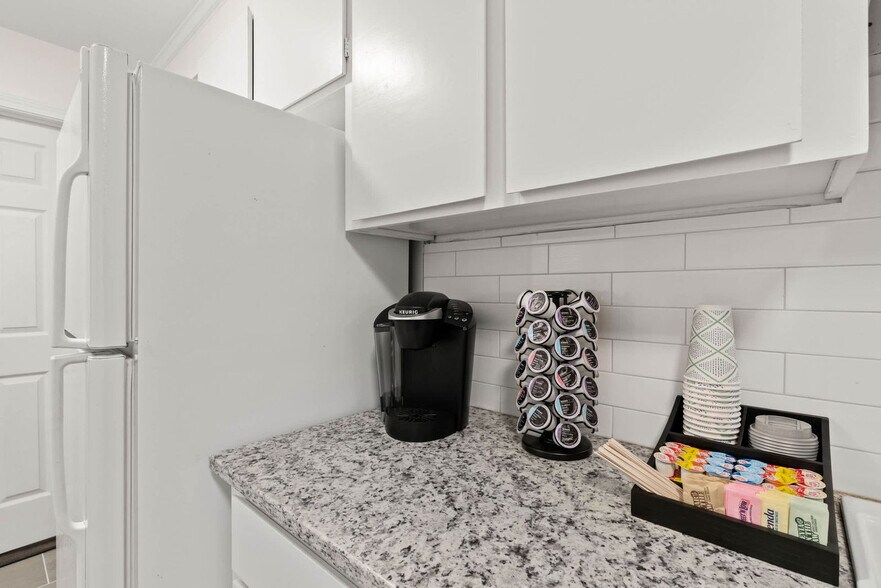 Building Photo - 1516 Maple St