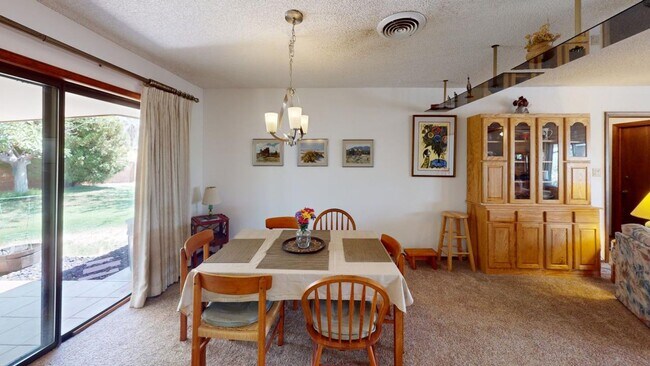 Building Photo - Fully Furnished 3 Bedroom Rental