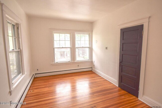 Building Photo - 558 Myrtle Ave