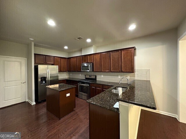 Building Photo - 11601 Davenport Ln