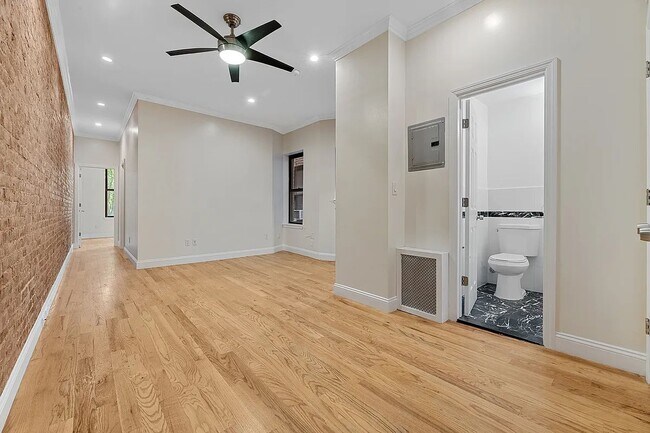 Primary Photo - 63 East 125th Street