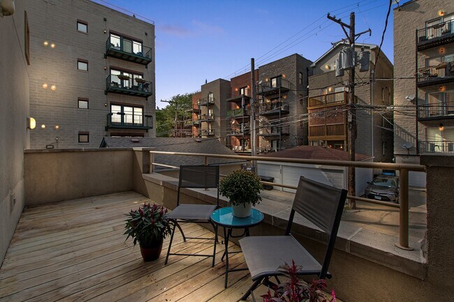Building Photo - 3117A N Orchard St