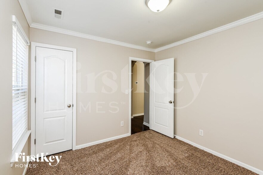 Building Photo - 6824 Parkers Crossing Dr