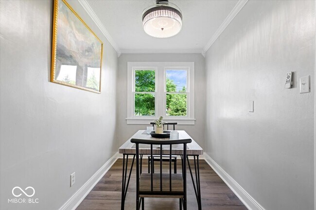 Building Photo - 606 E County Line Rd