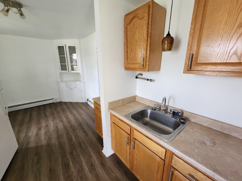 Building Photo - 248 S Hellertown Ave