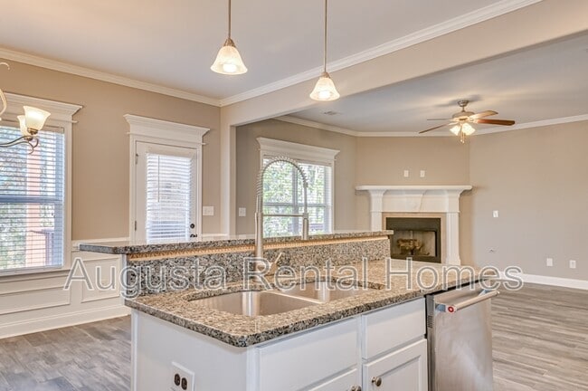 Building Photo - 848 Tyler Woods Dr