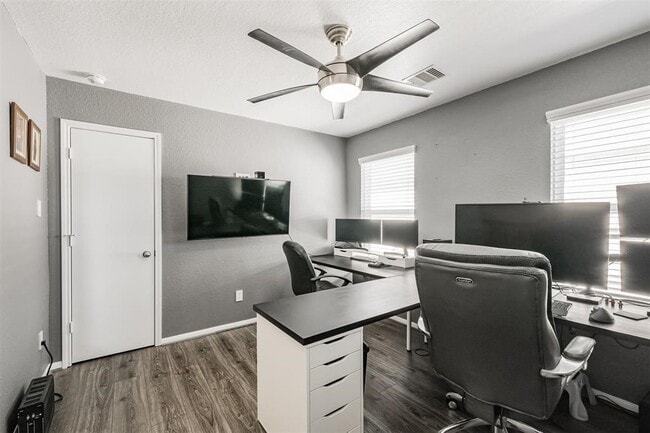 Building Photo - 3142 View Valley Trail